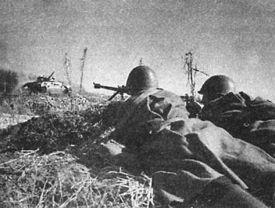 Иллюстрация к книге — Я дрался с Панцерваффе. "Двойной оклад - тройная смерть!" [_32.jpg]