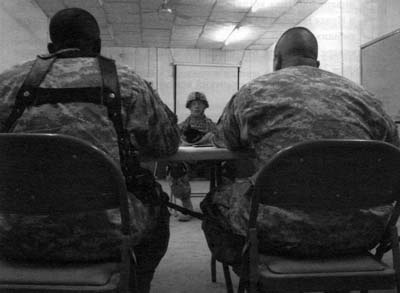 Иллюстрация к книге — Хорошие солдаты [i_020.jpg]