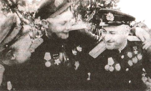 Иллюстрация к книге — В воздушных боях. Балтийское небо [i_028.jpg]