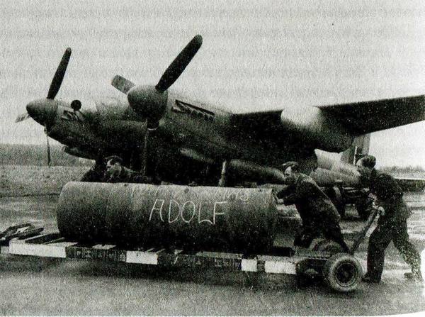 Иллюстрация к книге — Агент Зигзаг. Подлинная история Эдди Чапмена - предателя и героя [i_015.jpg]