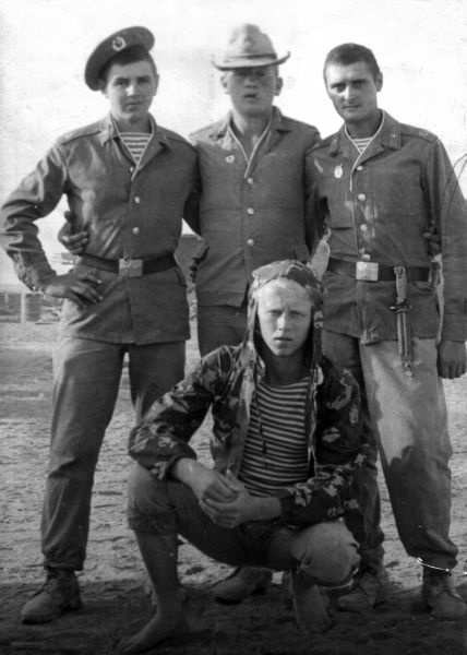 Иллюстрация к книге — Я дрался в Афгане. Фронт без линии фронта [motinsboevymitovarishhami.jpg]