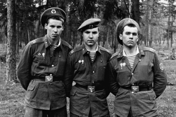 Иллюстрация к книге — Я дрался в Афгане. Фронт без линии фронта [potapovstovarishhami.jpg]