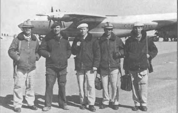 Иллюстрация к книге — Мы атакуем с небес [i_004.jpg]