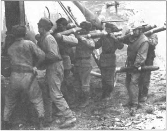 Иллюстрация к книге — Мы атакуем с небес [i_020.jpg]