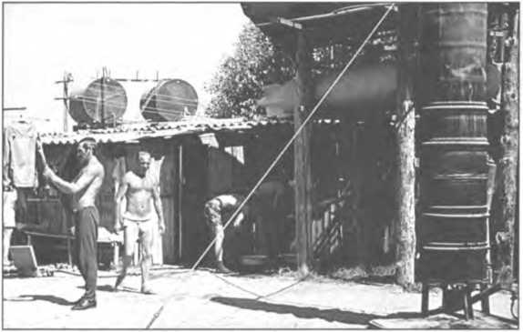 Иллюстрация к книге — Мы атакуем с небес [i_043.jpg]