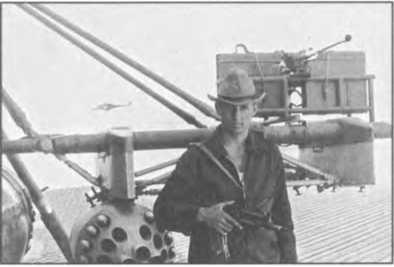 Иллюстрация к книге — Мы атакуем с небес [i_052.jpg]