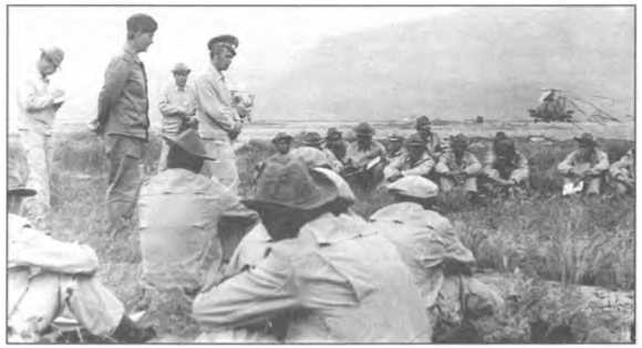 Иллюстрация к книге — Мы атакуем с небес [i_089.jpg]