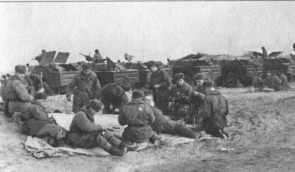 Иллюстрация к книге — ВДВ. С неба - в бой [i_025.jpg]