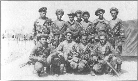 Иллюстрация к книге — ВДВ. С неба - в бой [i_037.jpg]