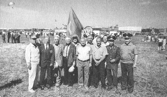 Иллюстрация к книге — ВДВ. С неба - в бой [i_060.jpg]