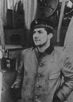 Иллюстрация к книге — Ныряющие в темноту [i_006.jpg]