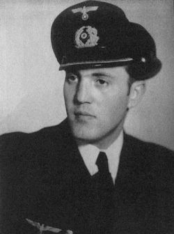 Иллюстрация к книге — Ныряющие в темноту [i_009.jpg]