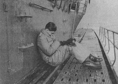 Иллюстрация к книге — Ныряющие в темноту [i_012.jpg]