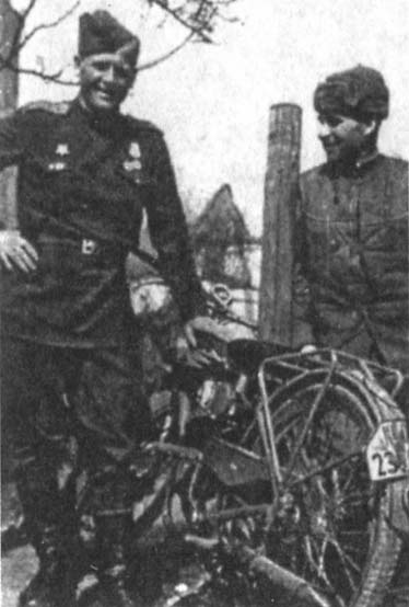 Иллюстрация к книге — На "Ишаках" и "МиГах"! 16-й гвардейский в начале войны [i_068.jpg]