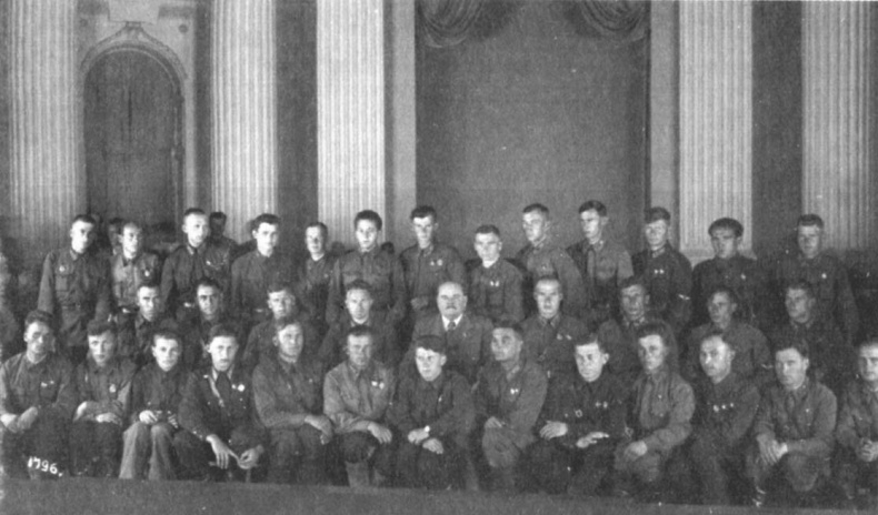 Иллюстрация к книге — На "Ишаках" и "МиГах"! 16-й гвардейский в начале войны [i_069.jpg]