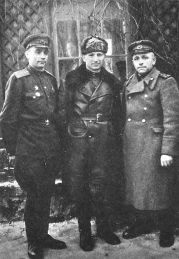 Иллюстрация к книге — На "Ишаках" и "МиГах"! 16-й гвардейский в начале войны [i_074.jpg]