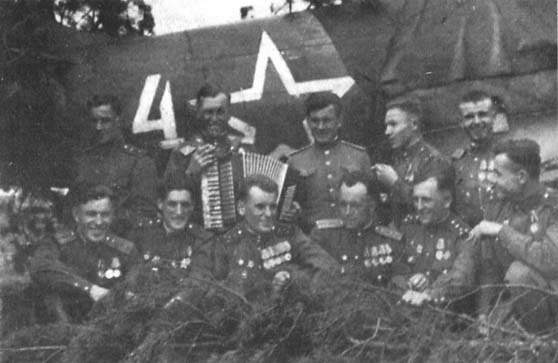 Иллюстрация к книге — На "Ишаках" и "МиГах"! 16-й гвардейский в начале войны [i_075.jpg]