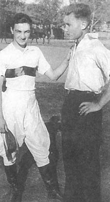 Иллюстрация к книге — Мы - дети войны. Воспоминания военного летчика-испытателя [i_004.jpg]