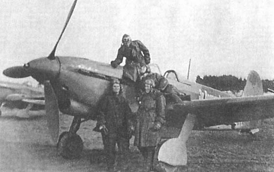 Иллюстрация к книге — Мы - дети войны. Воспоминания военного летчика-испытателя [i_014.jpg]