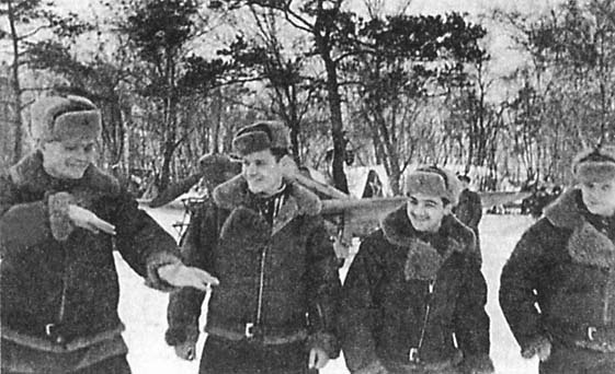 Иллюстрация к книге — Мы - дети войны. Воспоминания военного летчика-испытателя [i_016.jpg]