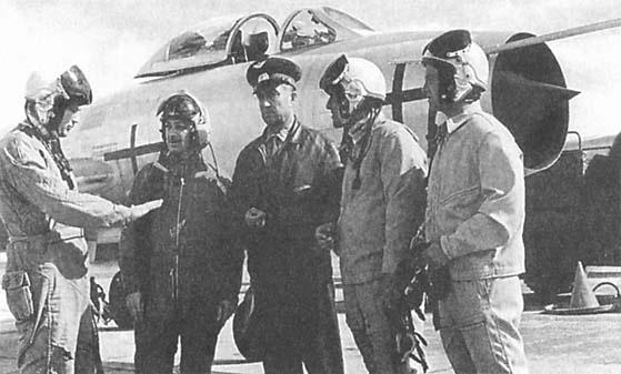 Иллюстрация к книге — Мы - дети войны. Воспоминания военного летчика-испытателя [i_041.jpg]