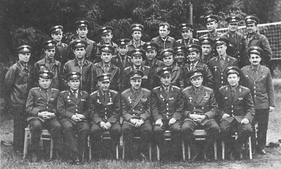 Иллюстрация к книге — Мы - дети войны. Воспоминания военного летчика-испытателя [i_054.jpg]