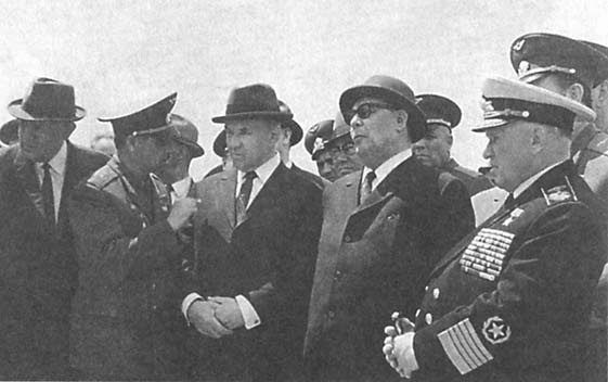 Иллюстрация к книге — Мы - дети войны. Воспоминания военного летчика-испытателя [i_055.jpg]