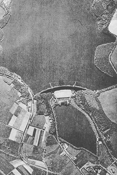 Иллюстрация к книге — Впереди вражеский берег [i6.jpg]