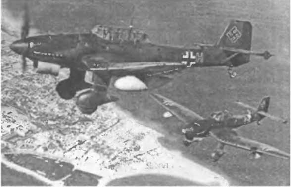 Иллюстрация к книге — Бомбы сброшены! [i_005.jpg]