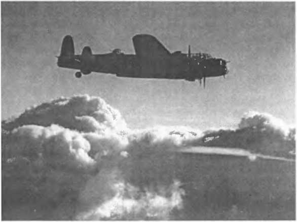 Иллюстрация к книге — Бомбы сброшены! [i_024.jpg]