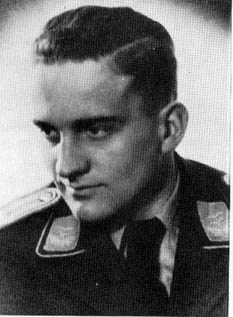 Иллюстрация к книге — Пилот `Штуки`. Мемуары аса люфтваффе [_04.jpg]