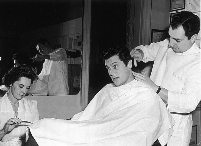 Иллюстрация к книге — Елена Рубинштейн. Женщина, сотворившая красоту [i_019.jpg]