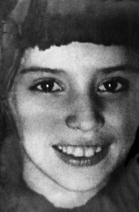 Иллюстрация к книге — Счастливая девочка растет [i_001.jpg]