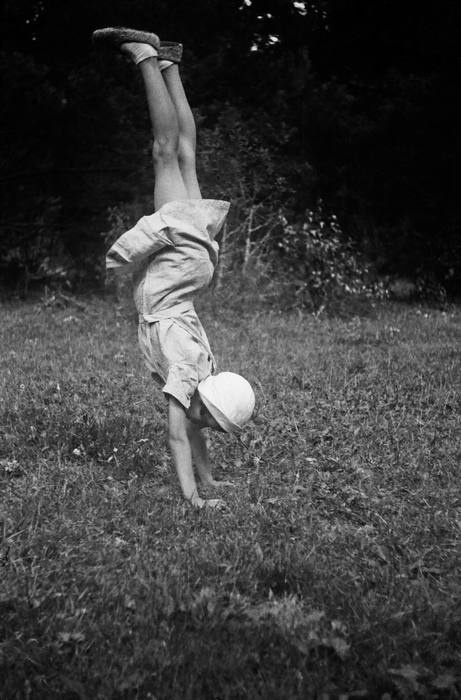 Иллюстрация к книге — Счастливая девочка растет [i_002.jpg]