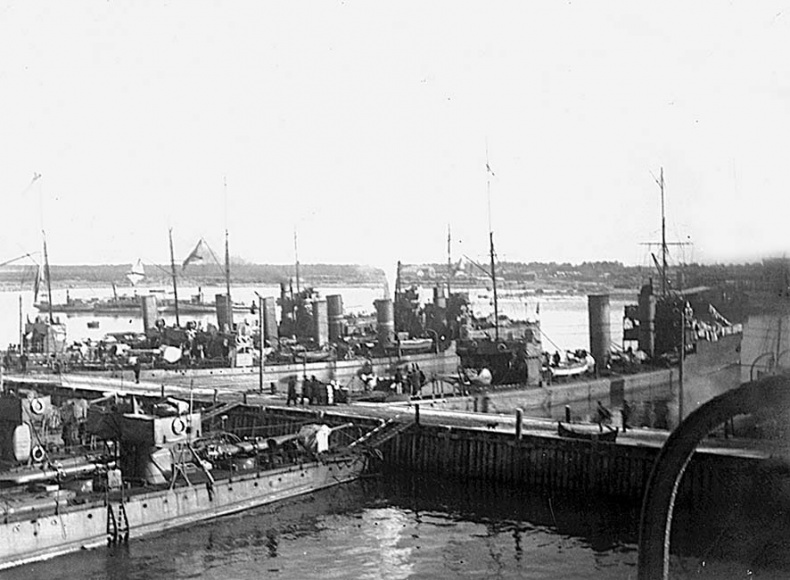 Иллюстрация к книге — Не изменяя присяге [Autogen_eBook_id11.jpg]