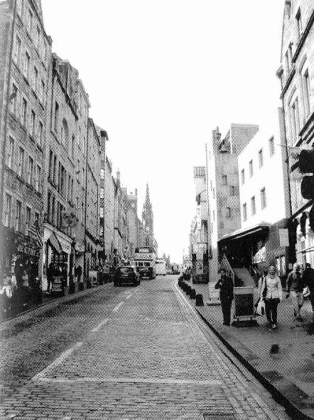 Иллюстрация к книге — Шотландские замки. От Эдинбурга до Инвернесса [i_007.jpg]