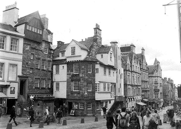 Иллюстрация к книге — Шотландские замки. От Эдинбурга до Инвернесса [i_008.jpg]