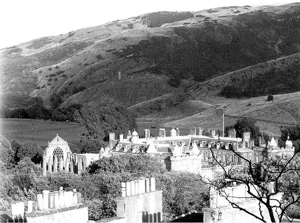 Иллюстрация к книге — Шотландские замки. От Эдинбурга до Инвернесса [i_010.jpg]