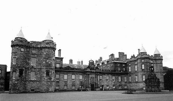 Иллюстрация к книге — Шотландские замки. От Эдинбурга до Инвернесса [i_011.jpg]