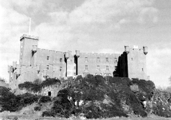 Иллюстрация к книге — Шотландские замки. От Эдинбурга до Инвернесса [i_027.jpg]