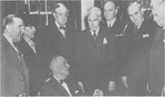 Иллюстрация к книге — Франклин Рузвельт. Человек и политик [pic_34.jpg]