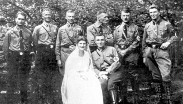 Иллюстрация к книге — Гитлер_директория [i_008.jpg]