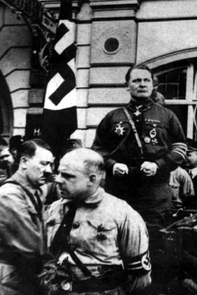 Иллюстрация к книге — Гитлер_директория [i_011.jpg]