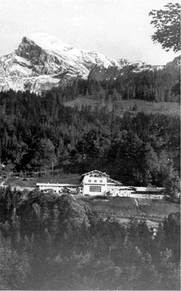 Иллюстрация к книге — Гитлер_директория [i_017.jpg]