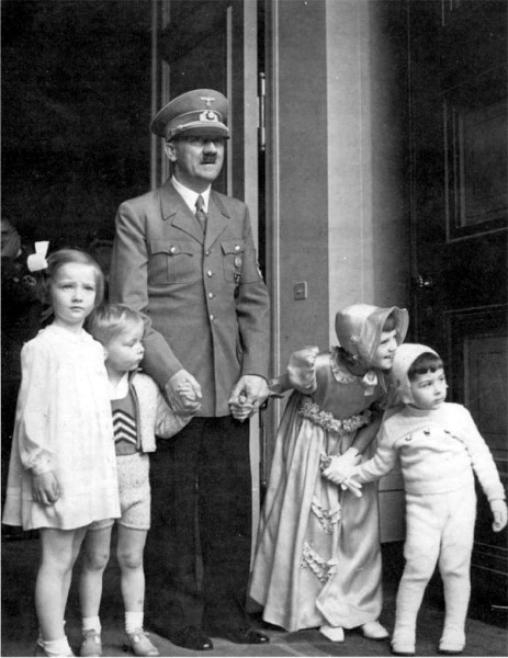 Иллюстрация к книге — Гитлер_директория [i_025.jpg]