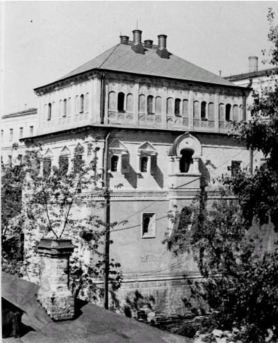 Иллюстрация к книге — Боярские дворы [i_015.jpg]