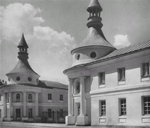 Иллюстрация к книге — Боярские дворы [i_035.jpg]