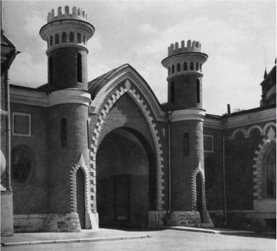 Иллюстрация к книге — Боярские дворы [i_041.jpg]