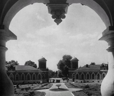 Иллюстрация к книге — Боярские дворы [i_045.jpg]