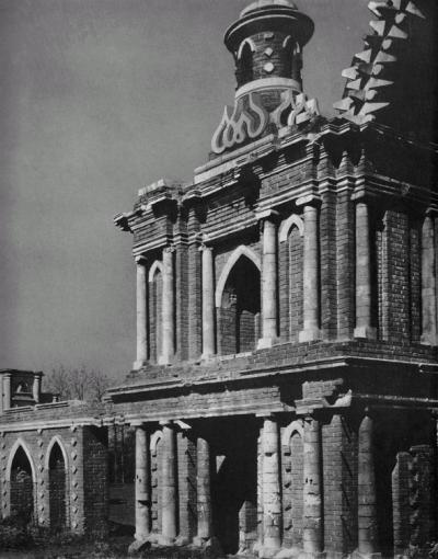 Иллюстрация к книге — Боярские дворы [i_076.jpg]